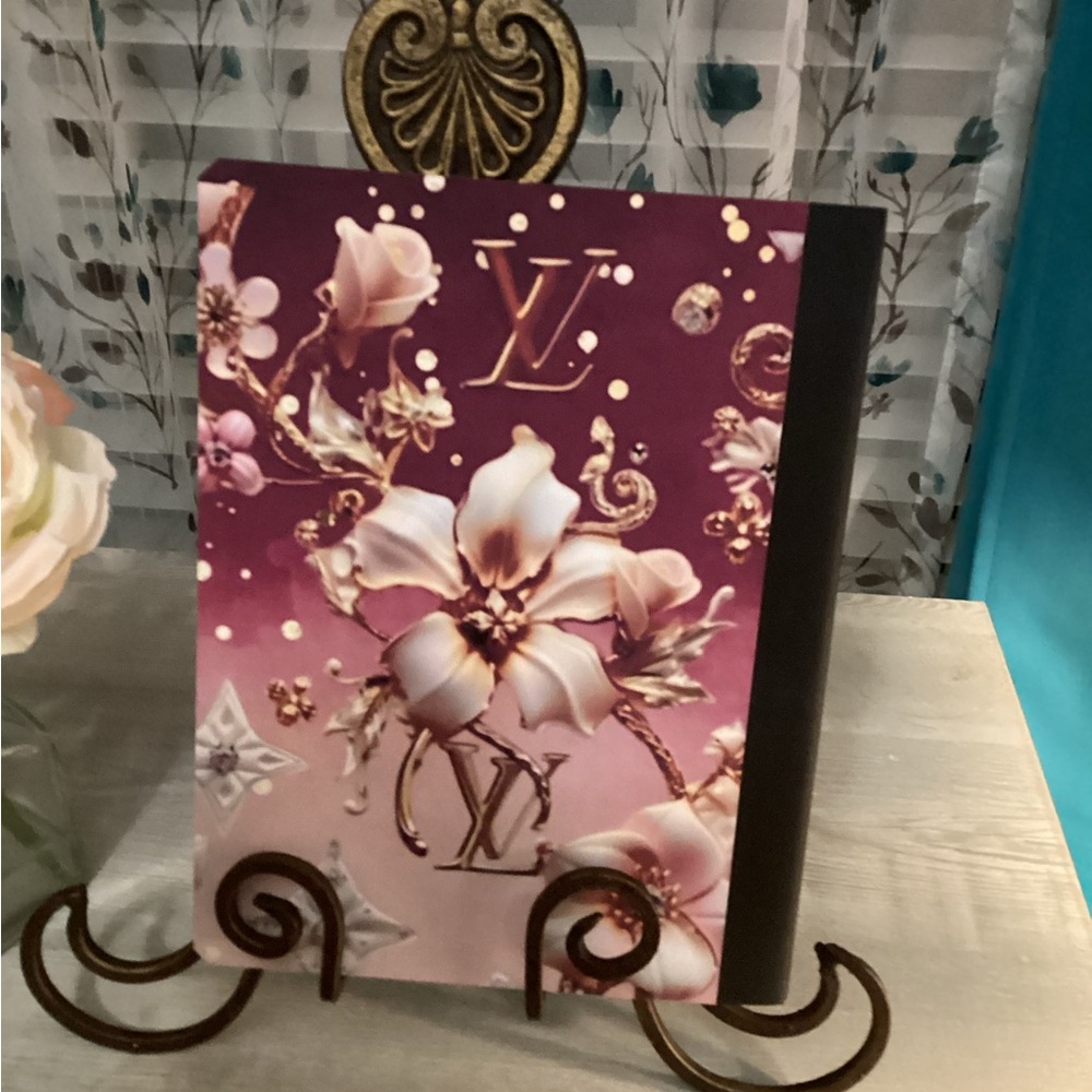 Gorgeous Notebook - Picture 6 of 7